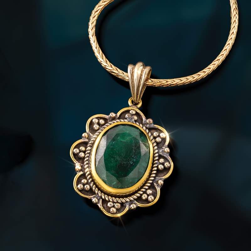 Noble Muse Pendant (Emerald)